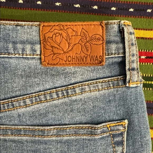 VINTAGE Johnny Was The Skinny Jean Floral Embroidered Mid-Rise Size 26
